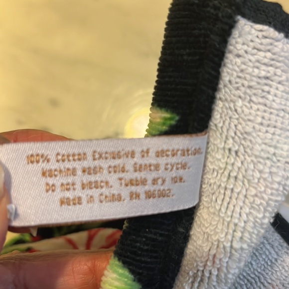 Set of 2 Wellesley Manie finger tip towel New - Picture 6 of 11